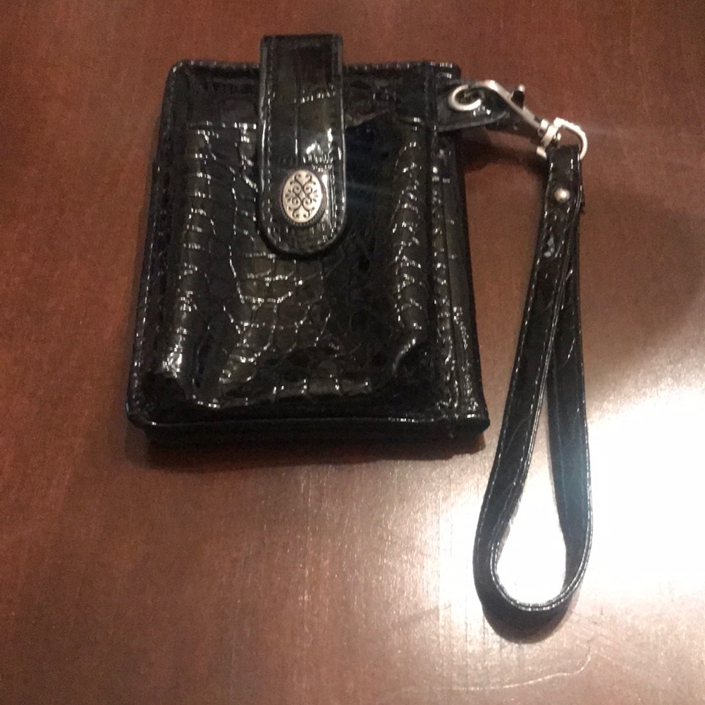 Metropolitan black patent wristlet